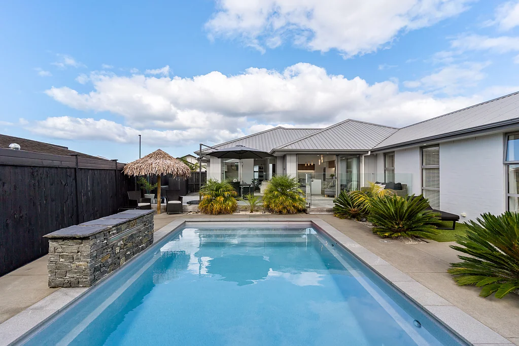 Millwater 4房  Private Poolside Paradise - Motivated Vendor!
