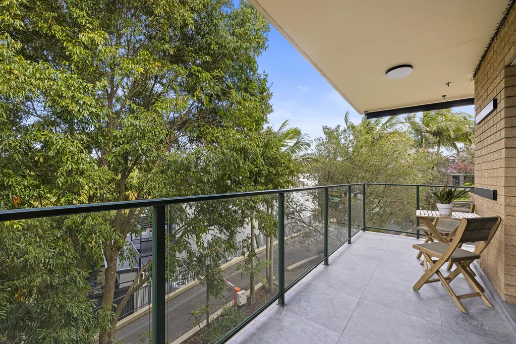 Manly Vale 2Moenga Stylish Manly Vale apartment with leafy privacy