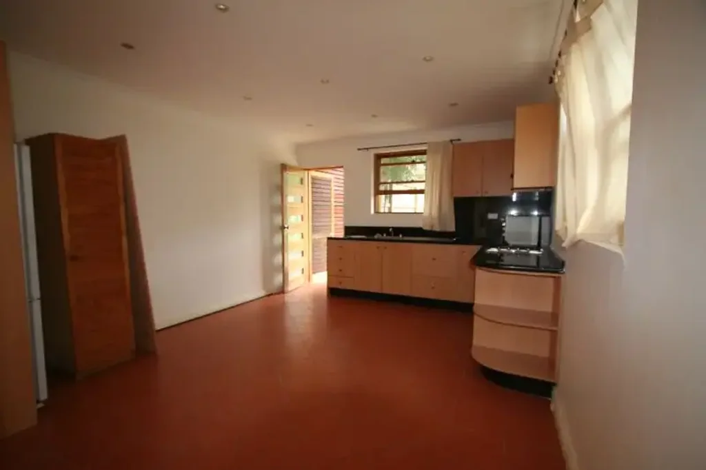 2 BEDROOM GRANNY FLAT - NEWTOWN