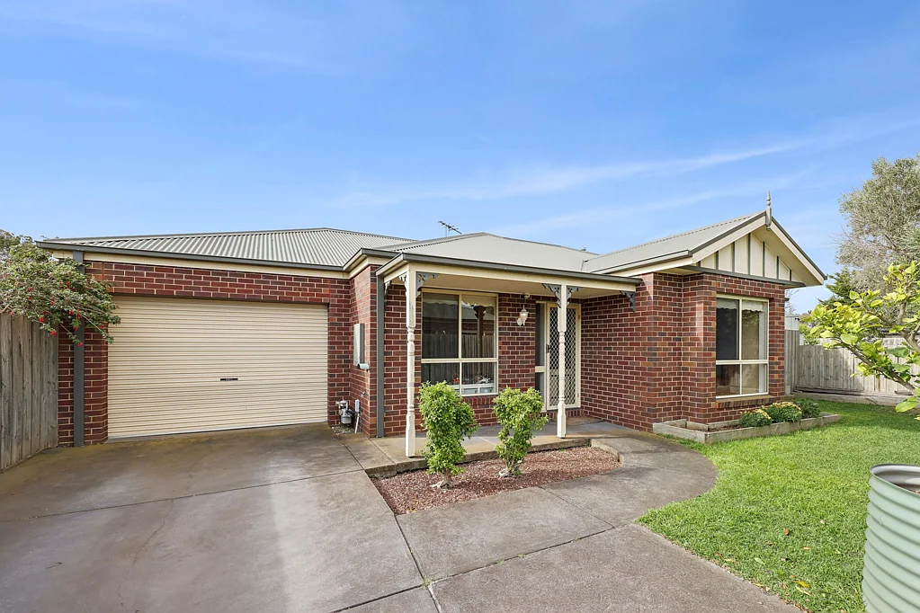 2/15 Bank Street, Lara, VIC 3212
