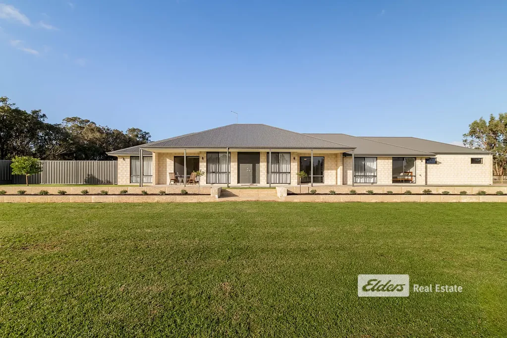 Harvey 4Zimmer Lifestyle Living Done Right – Productive, Private & Perfectly Located