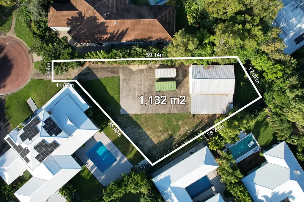 Clifton Beach  Rare 1,132m2 vacant land (duplex potential), one block from the beach.