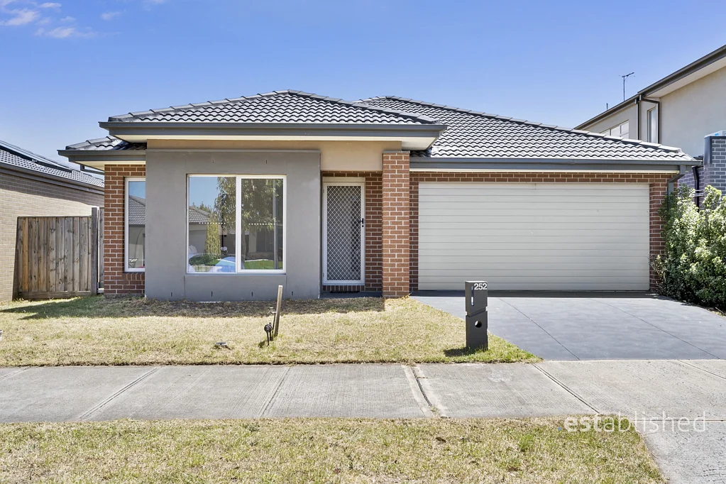 252 Haze Drive, Point Cook, VIC 3030