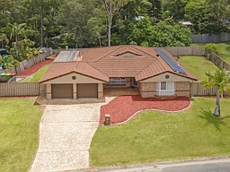 26 Enderbury Crescent, Pacific Pines