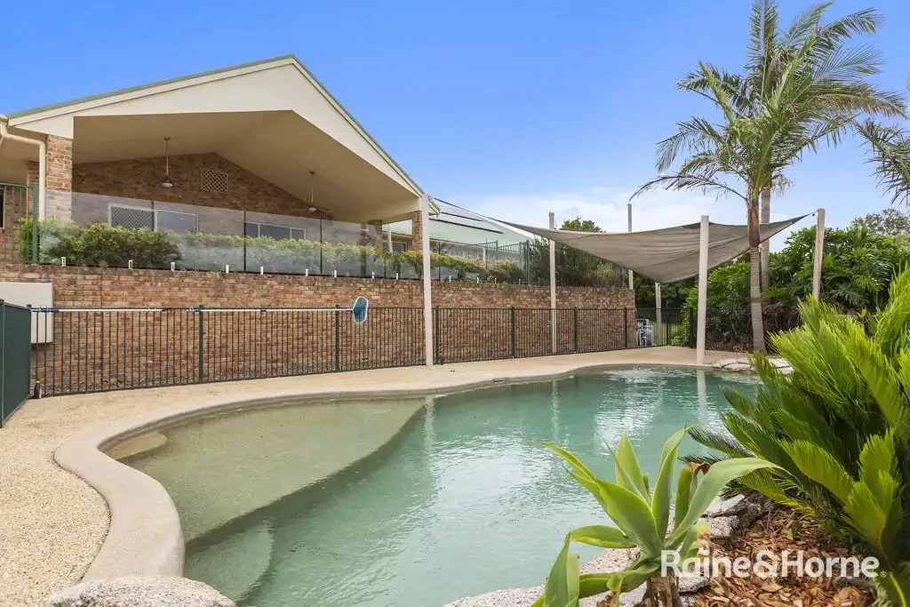 Aberglasslyn 5 Bedroom A PRIVATE LIFESTYLE OASIS ON OVER ONE HECTARE