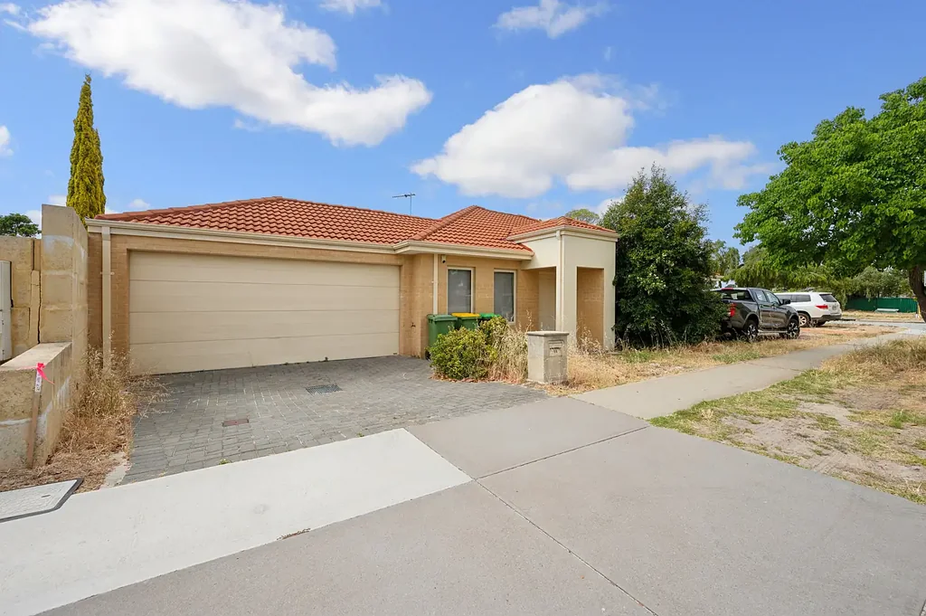 Cloverdale 4कमरा 🏡 Your Spacious Family Dream Awaits!