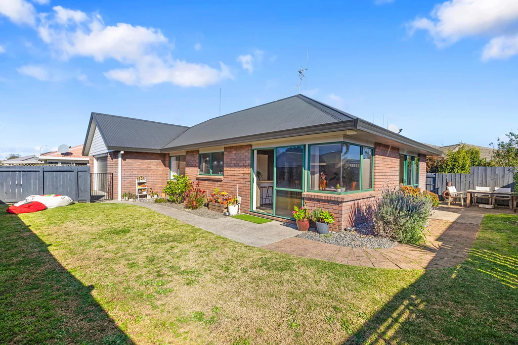 Papamoa 3房  Sunny and superbly located