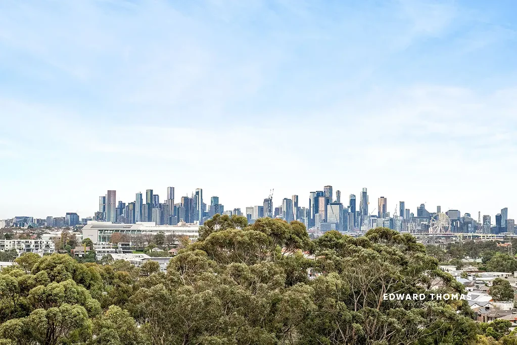 Maribyrnong 4部屋 Elevated Family Living with Lift Access and Exceptional Flexibility