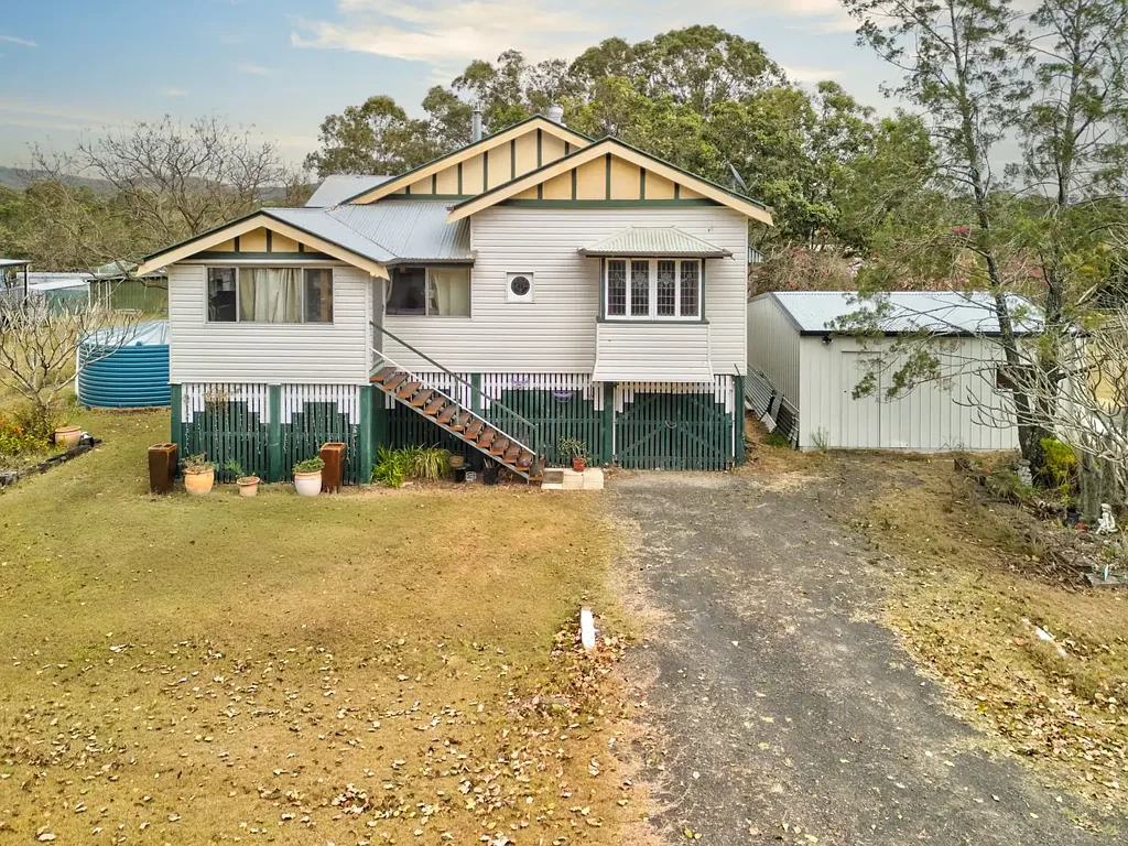 Minden 3Kwarto Elegant Ashgrovian Queenslander on Over 1 Acre in Minden!!