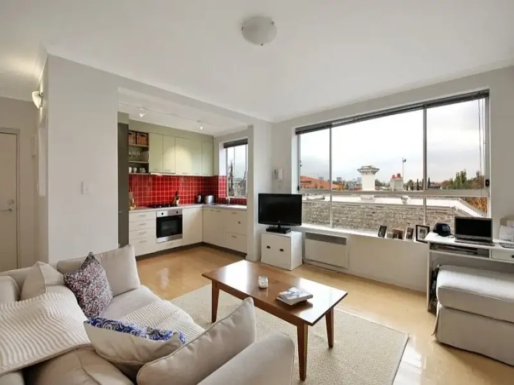 Light-filled One Bedroom Delight!