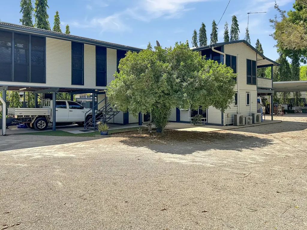 Katherine 4Kwarto Beautiul Executive Home with Downstairs Accommodation