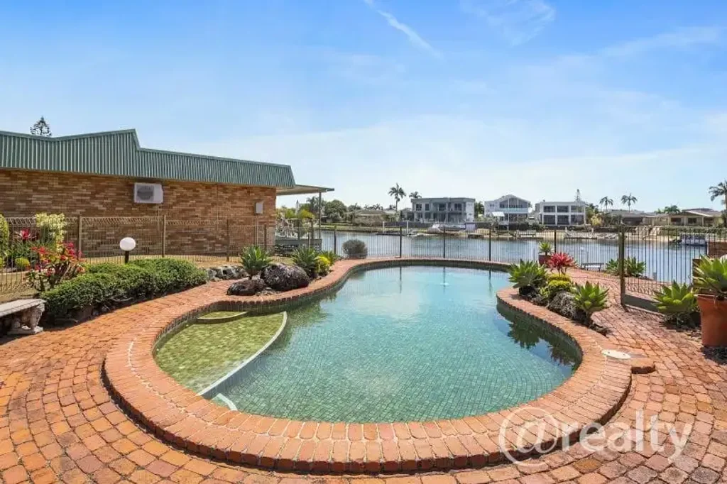 8/33 Hooker Boulevard, Broadbeach Waters, QLD 4218