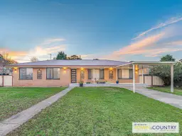 1 HOWARD PL, Armidale