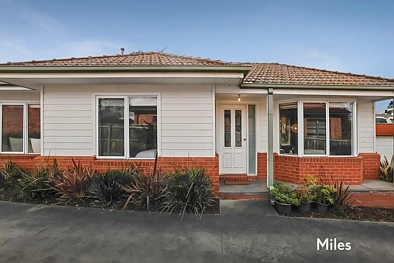 Rosanna 2 Slaapkamer Modern Comfort Meets Easy Living Steps Away From Rosanna Village - An Exceptional Opportunity For Buyers Or Investors Alike