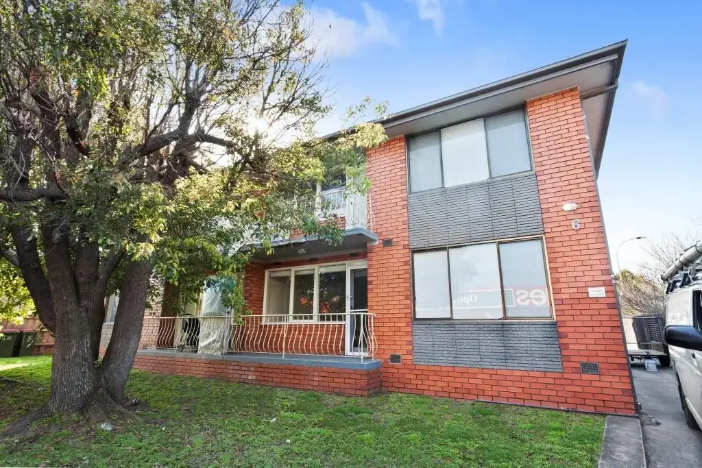 2 Bedroom In the heart of Bentleigh | FLARE REAL ESTATE