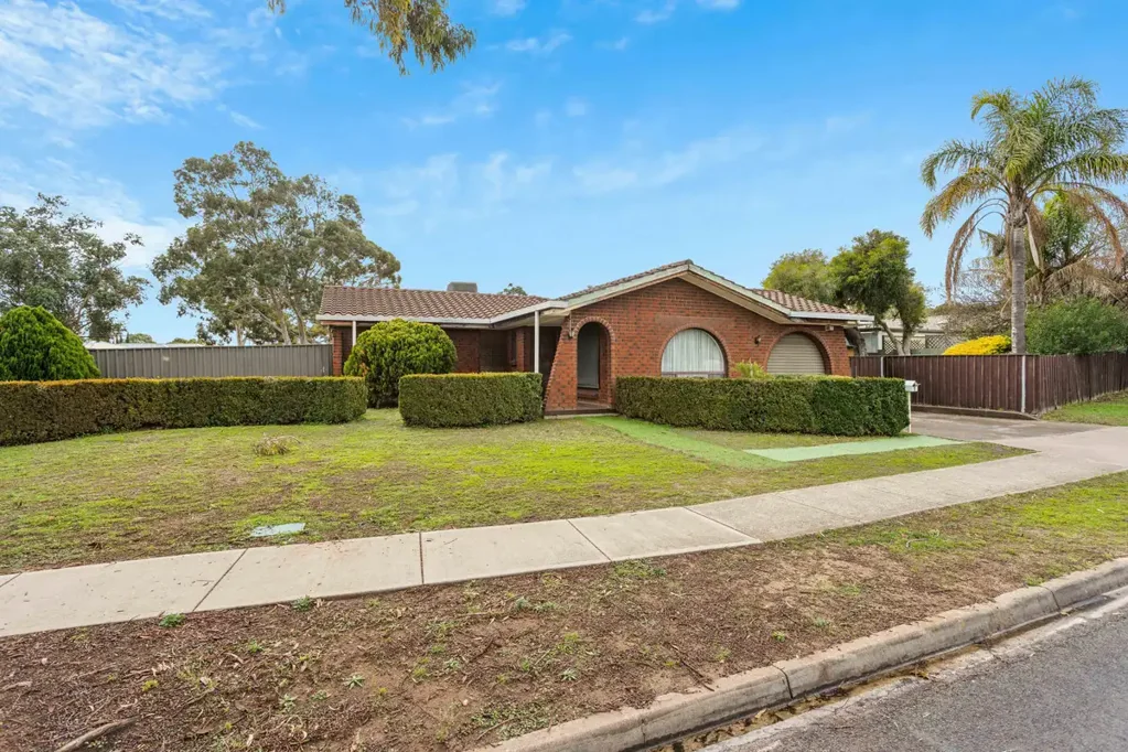 1 Chifley Avenue, Hope Valley, SA 5090