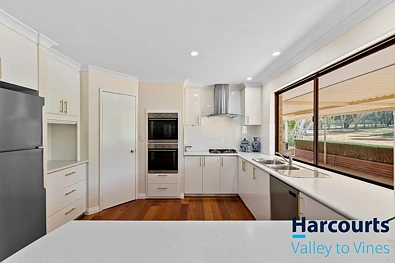 201 Ayrshire Loop, Lower Chittering, WA 6084, 6房, 3浴, House