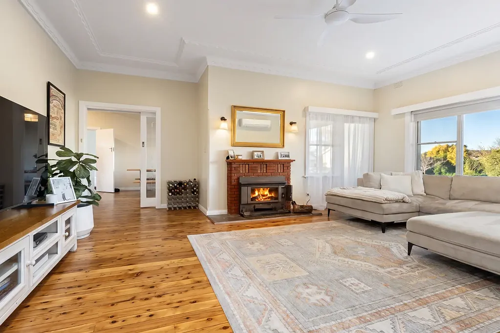 Henty 3બેડરૂમ Where Timeless Character Meets Modern Living