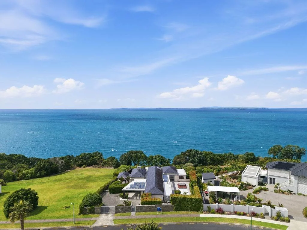 Gulf Harbour 4房 壮阔海景＋近2000㎡大地，潜力无限的必售房源！ Unbeatable Views. Huge Potential. Must Sell