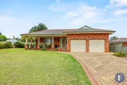 17 Pineview Circuit, Young