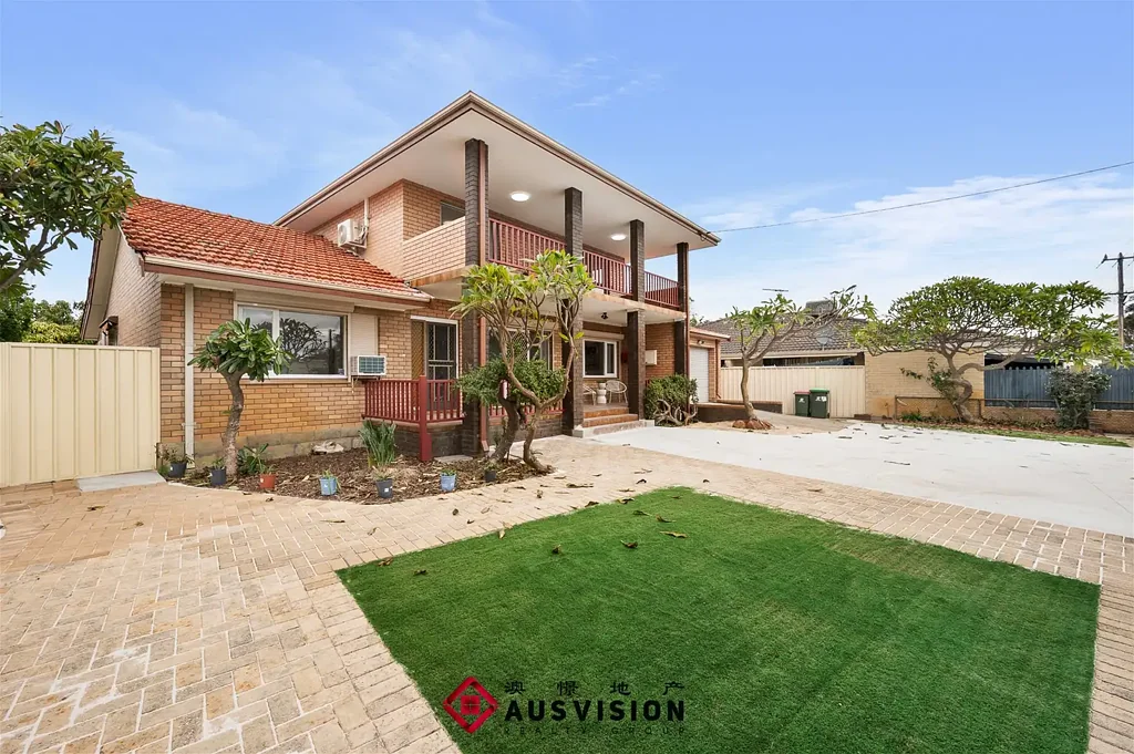 Innaloo 8બેડરૂમ Subdividable! BIG HOME. BIG LAND. BIG FUTURE & WITH A GRANNY FLAT