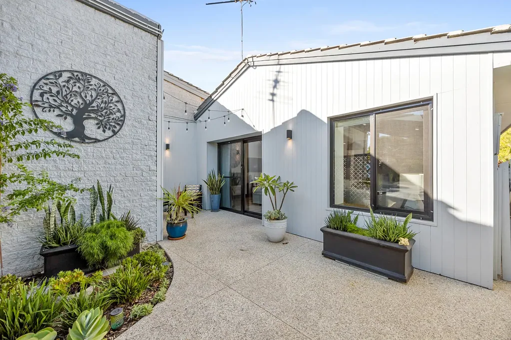 86 Peet Crescent, Trigg, WA 6029