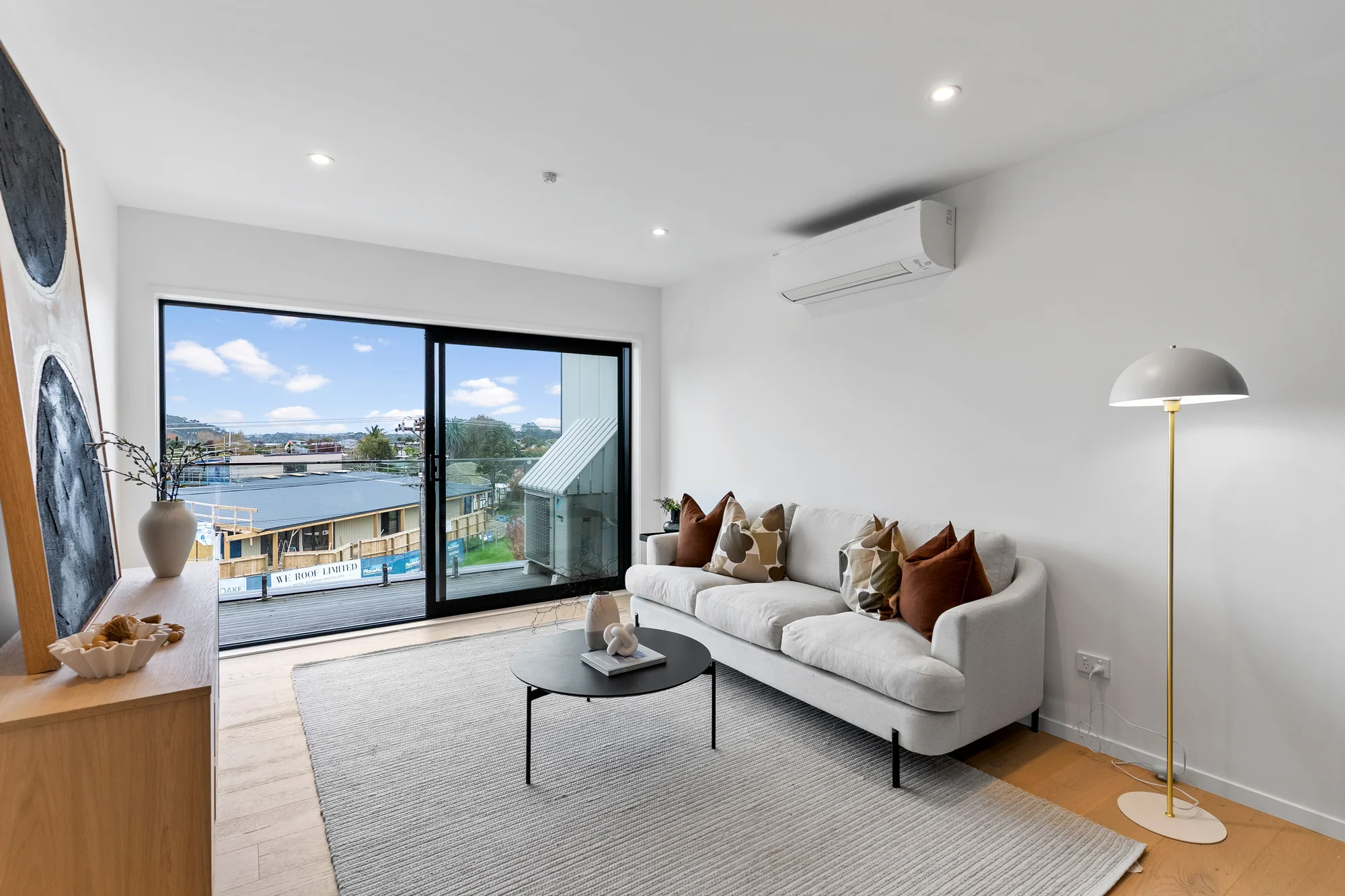 Riverhead 2Moenga Low Maintenance Apartments with Lift Access!