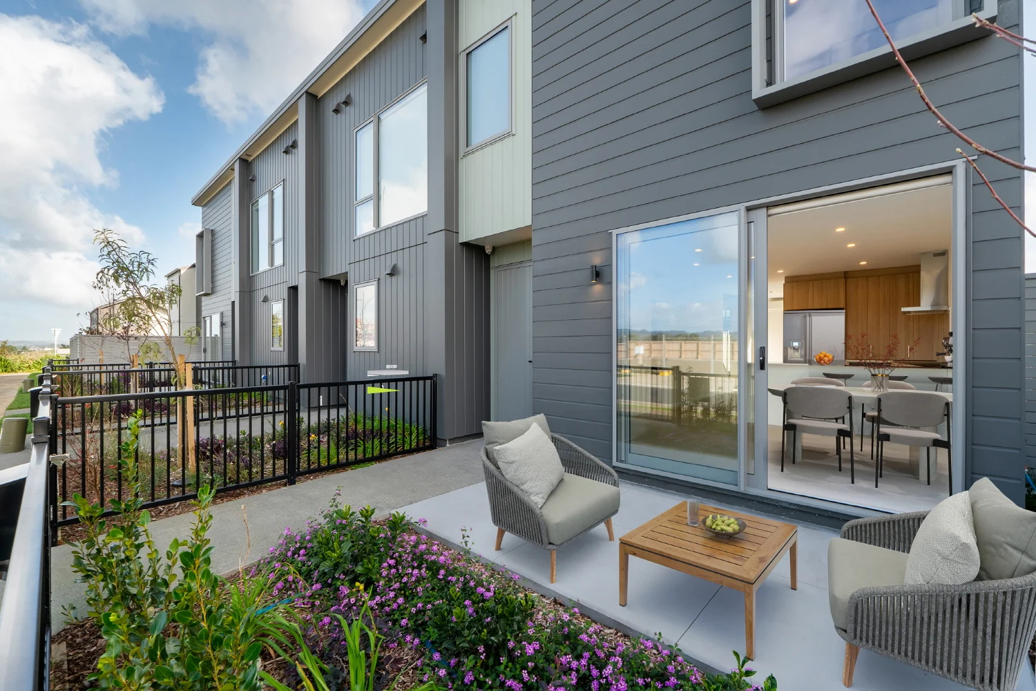 Rosehill 3房  Modern Living with Space to Relax Outdoors