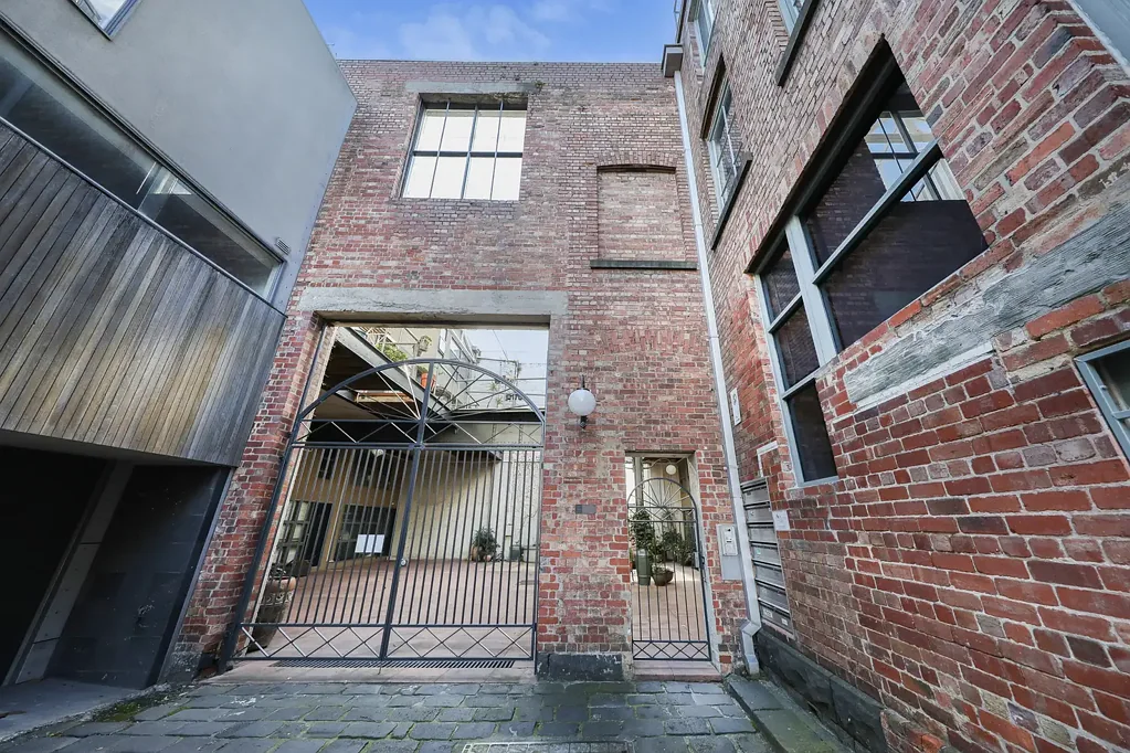 Spacious North Melbourne Warehouse apartment with flexible floor-plan