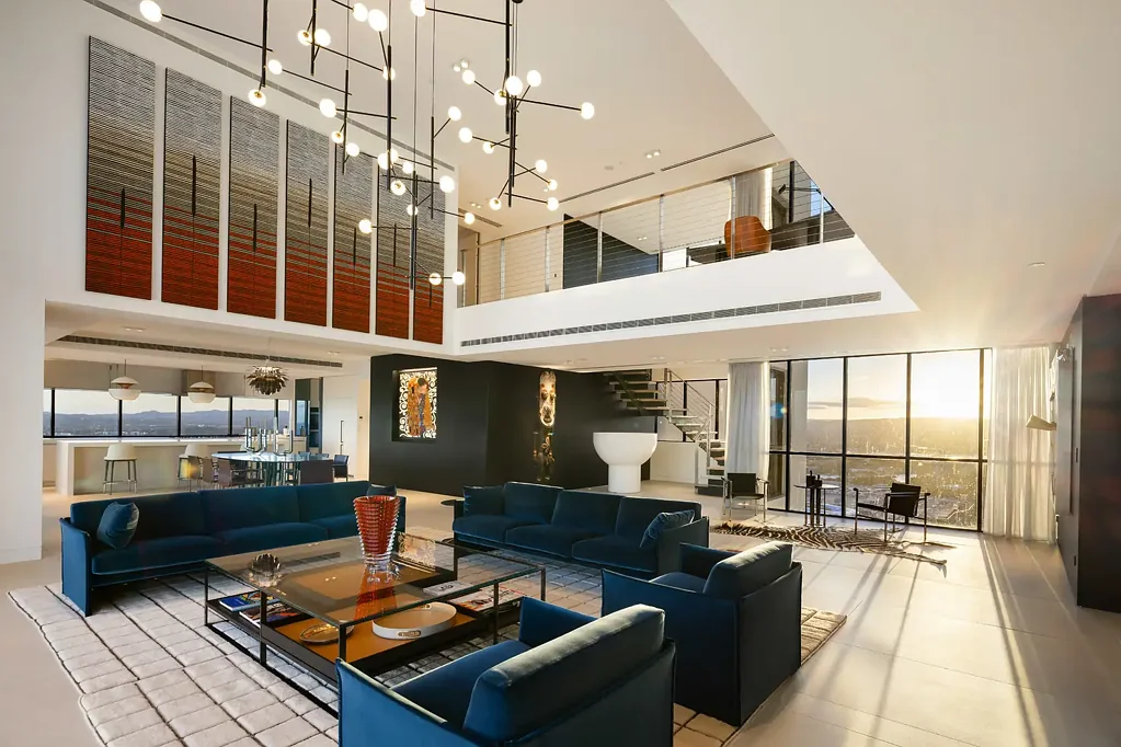 Broadbeach 5कमरा Landmark Luxury Penthouse: Two Lavish Levels, Encircled by 360° Views