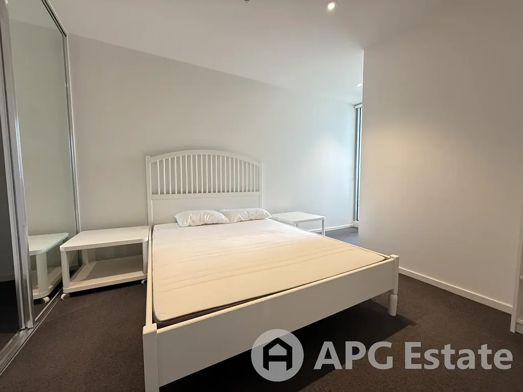 Spacious Fully Furnished 3-Bedroom Apartment in the Heart of Docklands