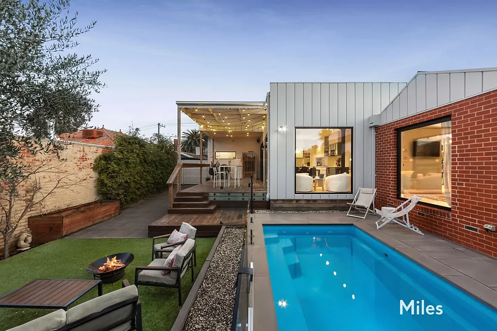 Heidelberg 4chambre Luxury & Light With A North-Rear Poolside Oasis