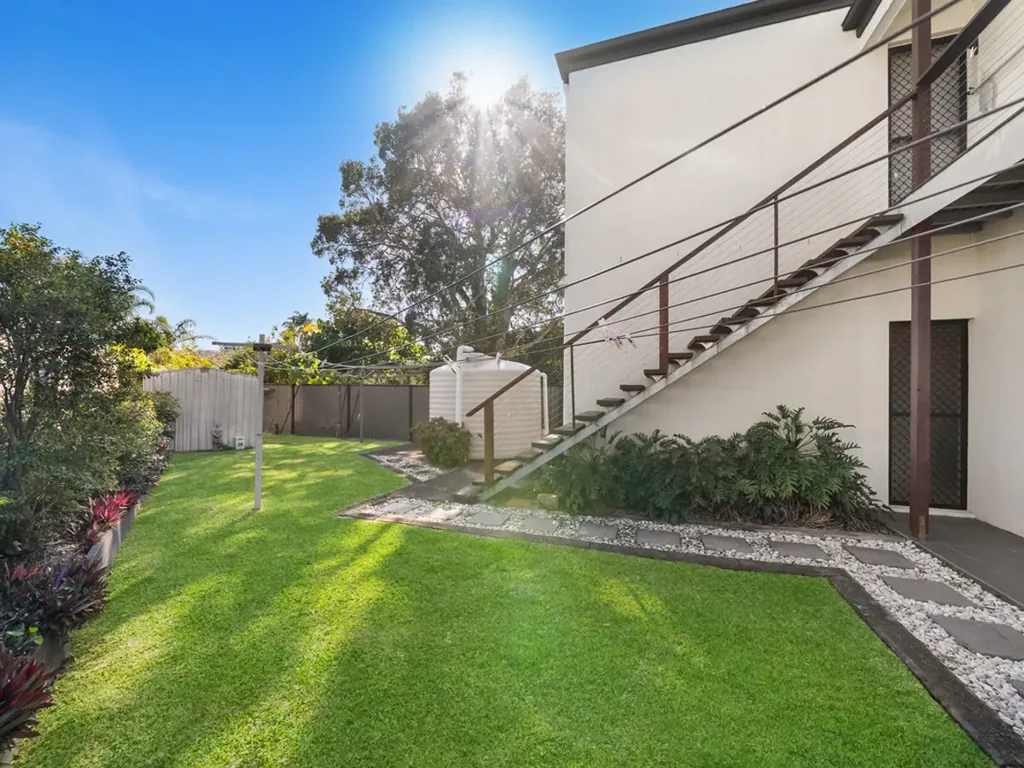 Maroochydore 8Zimmer Next Door to the CBD, an 8-Bedroom Goldmine Returning $2,000/Week