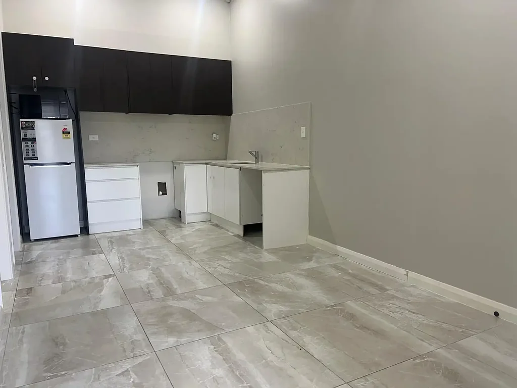For Lease – Spacious 1 Bedroom Granny Utilies
Included
