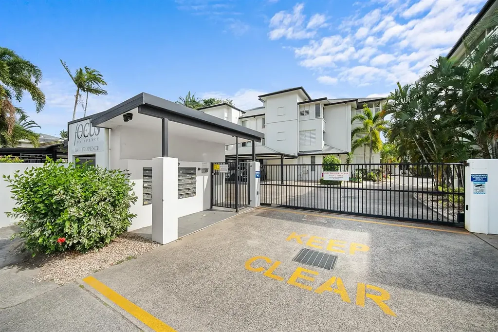 Spacious 3 bed, 2 bath unit in a secure complex.