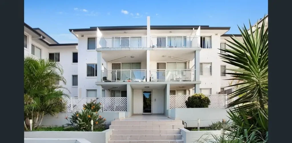 WALKING DISTANCE TO ALL AMENITIES