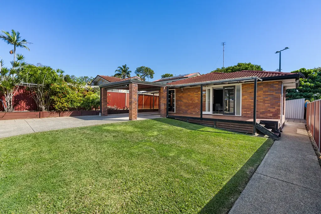 Labrador 3房  Freestanding Family Home with a Huge Yard - No Body Corporate