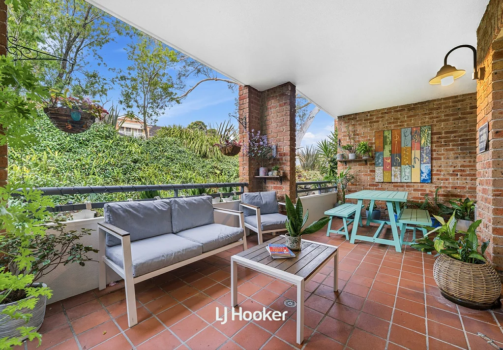 Gordon 3Habitaciones Full Brick North & East Facing Living in a Resort-Style Setting