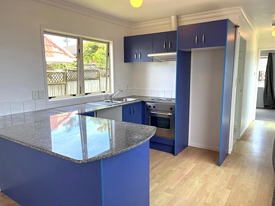 Cosy One-Bedroom Stand-Alone Home in Somerville