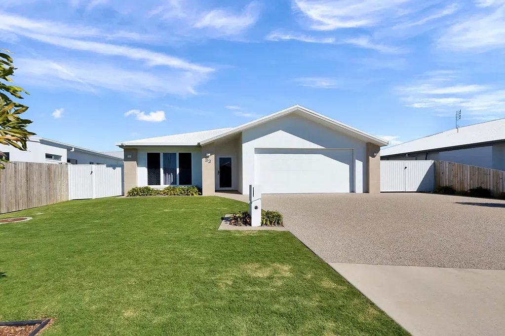 32 Regal Circuit, Beaconsfield, QLD 4740