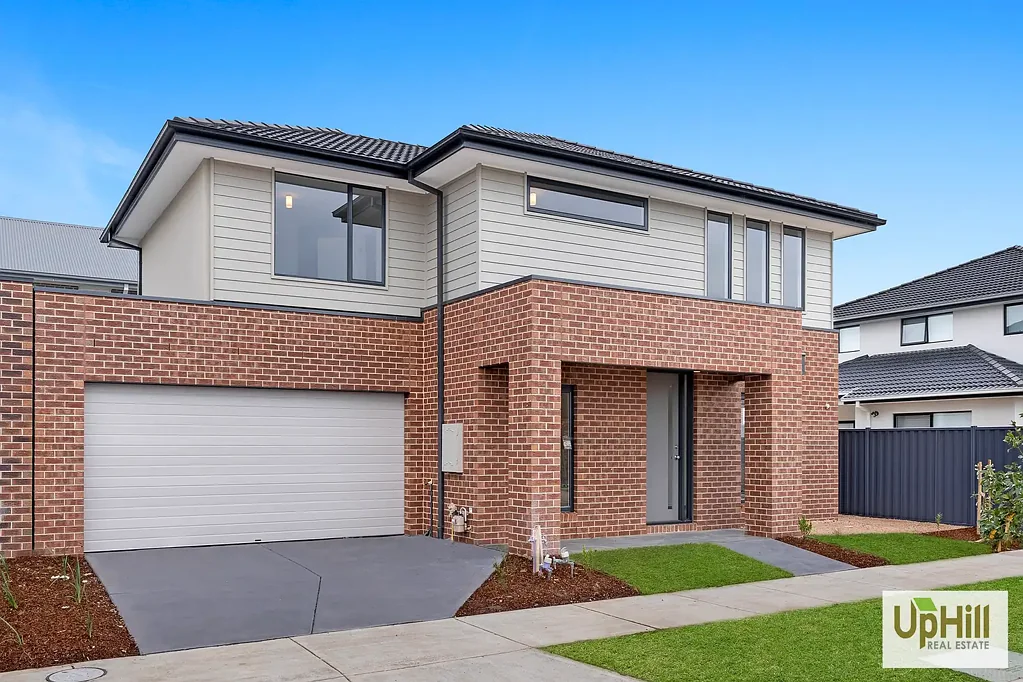 4 Wonder Avenue, Clyde North, VIC 3978