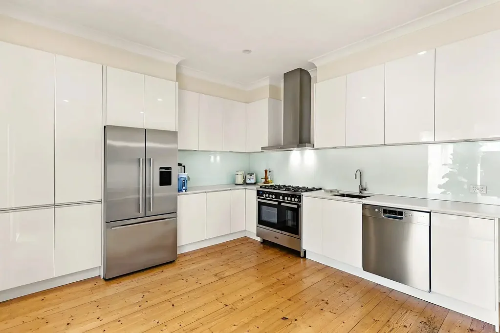 Bayside Charm in Prime Port Melbourne Pocket