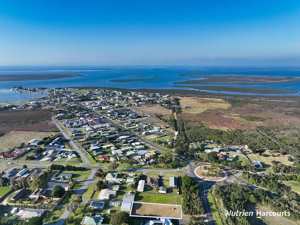 8 Lawrence Street, Port Albert, VIC 3971
