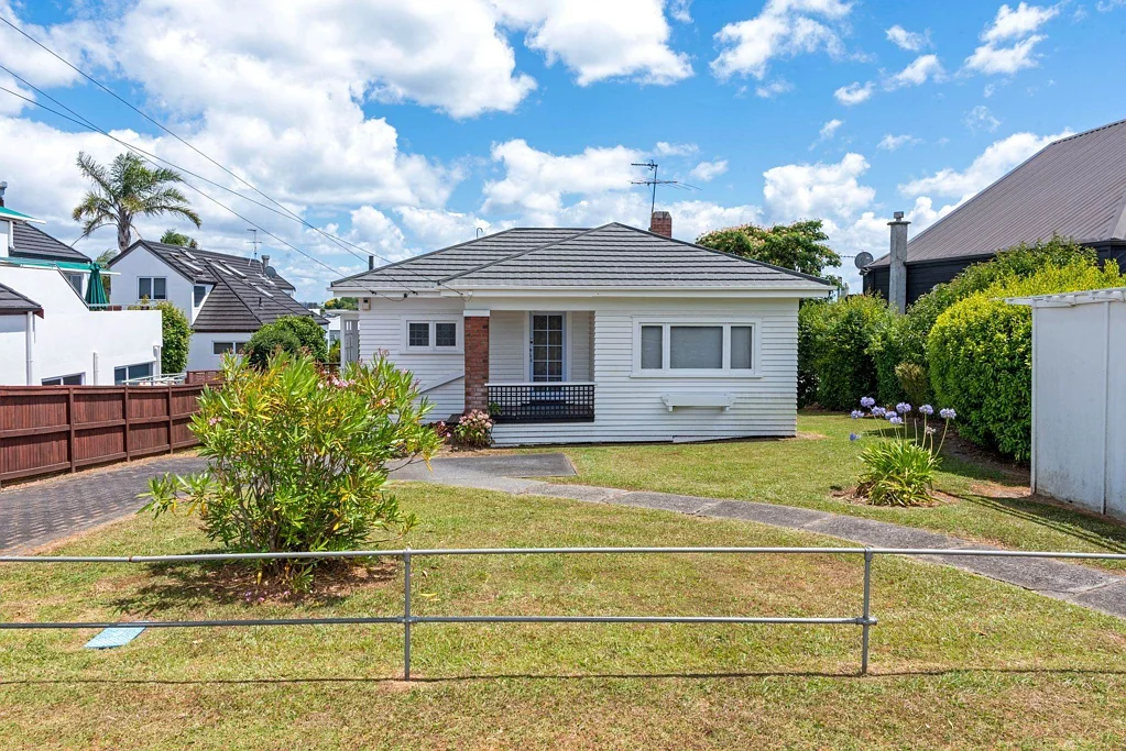 Mellons Bay, 2 Bedrooms