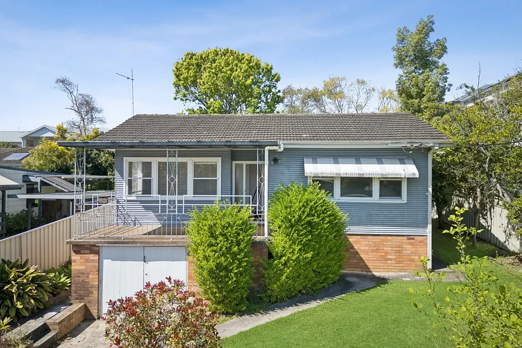 East Gosford 3Kwarto Family home with exciting potential