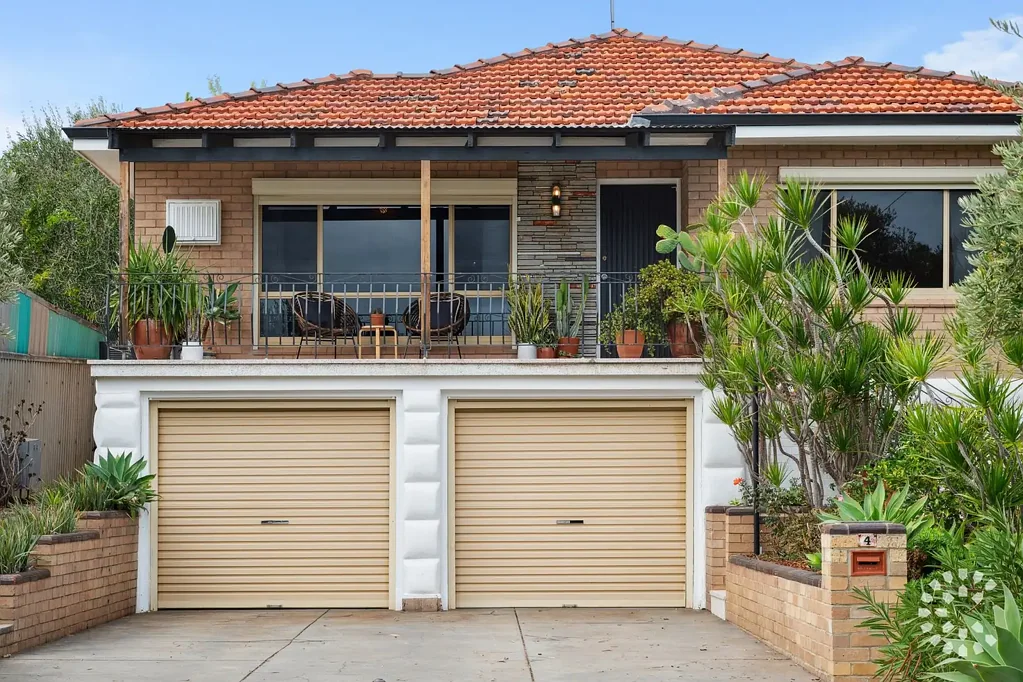 4 York Street, Beaconsfield, WA 6162