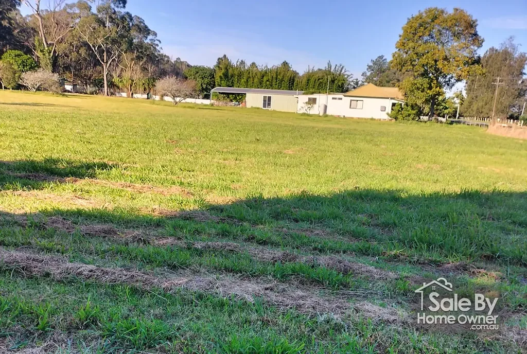 Medowie 3房  Land and 1950's plain older house.