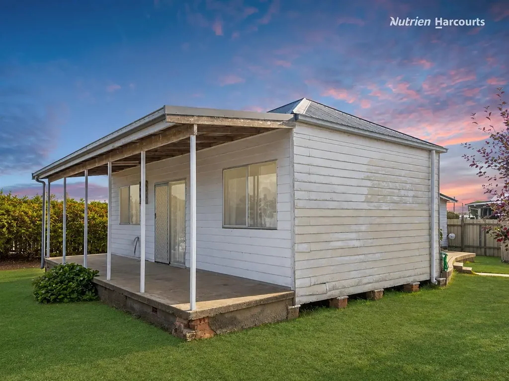 Glen Innes 2कमरा CORNER BLOCK WITH DEVELOPMENT POTENTIAL