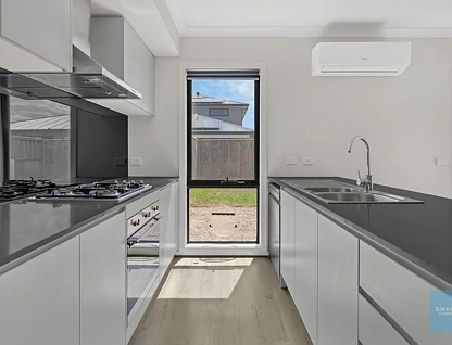 11 Cetona Street, Fraser Rise, Western Region, 2房, 2浴, House