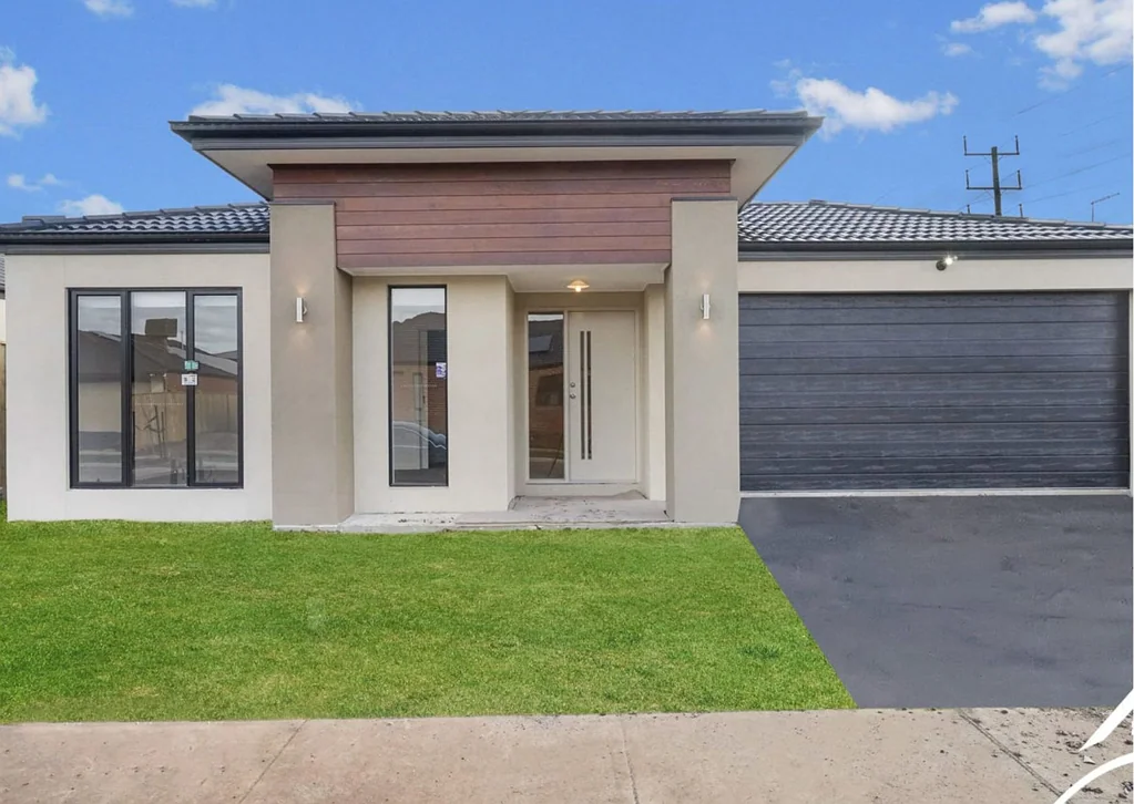 Stunning Family Haven in Premier Albright Estate!